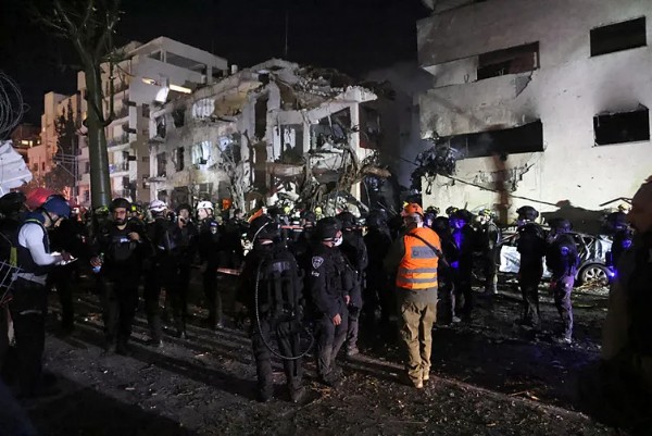 Donald Trump Saldırı Emrini Nasıl Verdi? Netanyahu'dan Savaşı Başlatan Telefon